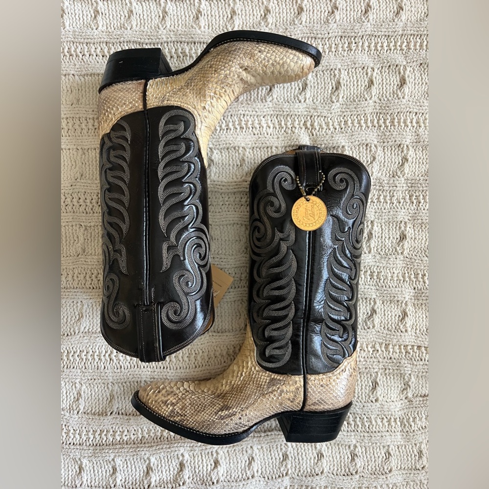 NWT Tony Lama western boots, black/tan, size 7.5